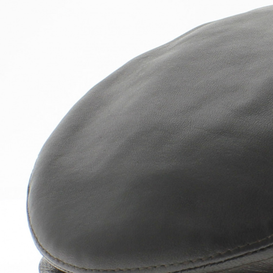 Flat leather cap