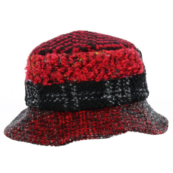 Upcycling Cloche Hat Red & Black Wool Traclet