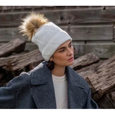 White Agena Pompom Beanie - Pipolaki Reference: 17132| Traclet Hat Shop