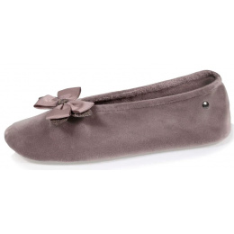 Women's Taupe Bow Ballet Slippers - Isotoner