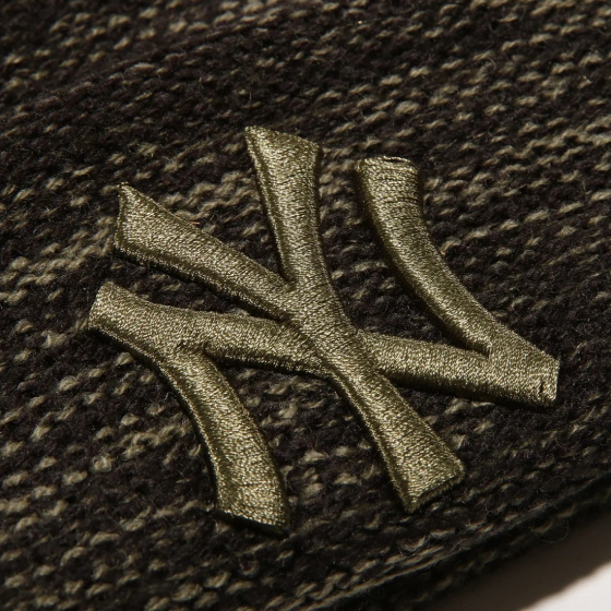 Khaki and Black Yankees Marl Pompom Beanie - New Era