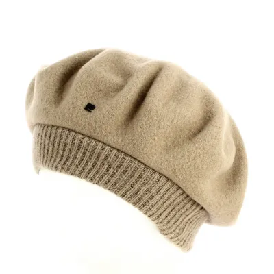 Beret le Madame par Pierre Cardin
