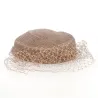 Tambourin de cérémonie taupe avec sa voilette et sa rose - Chapellerie Traclet - France