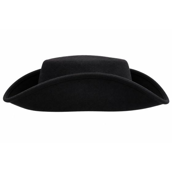 Arnaud Hat for the Order of the Bretvin Knights.
