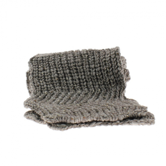 Scarf without fringe