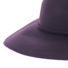 Felt capeline wine color