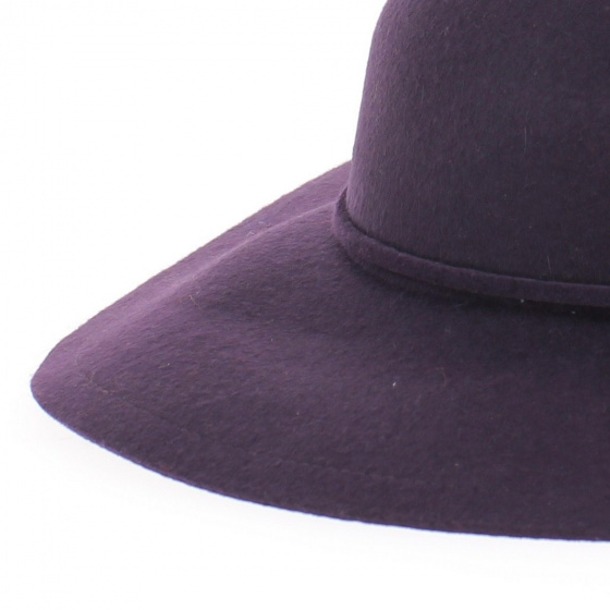 Felt capeline wine color Felt capeline wine color
