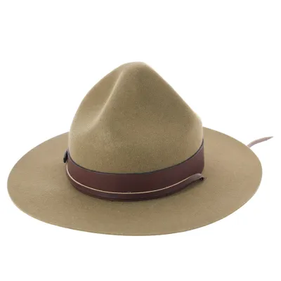 chapeau police montée canadienne Reference : 253 | Chapellerie Traclet