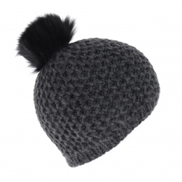Black pompom beanie