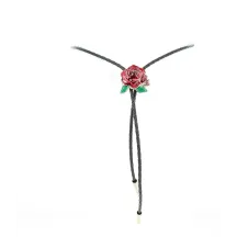 bolo tie argenté - motif rose rouge Reference : 1031 | Chapellerie Traclet