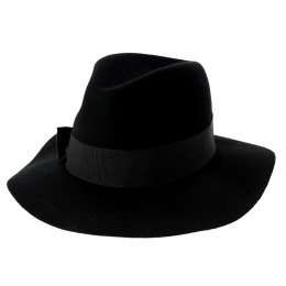 Taffeta hat