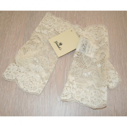Lace mitt