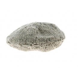 Beige knit beret
