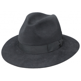 hat style Indiana Jones