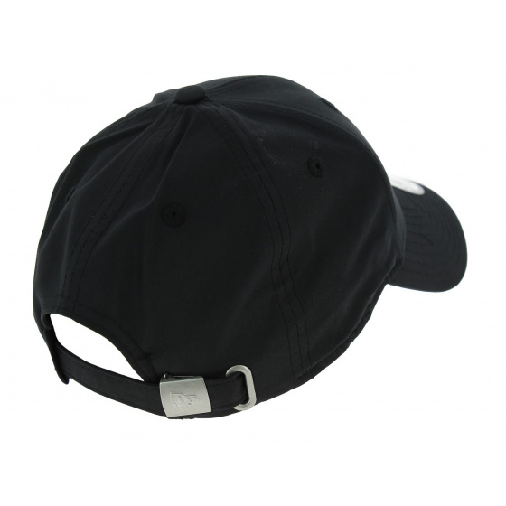 New Era Flawless Style Waterproof Strapback Cap in Black
