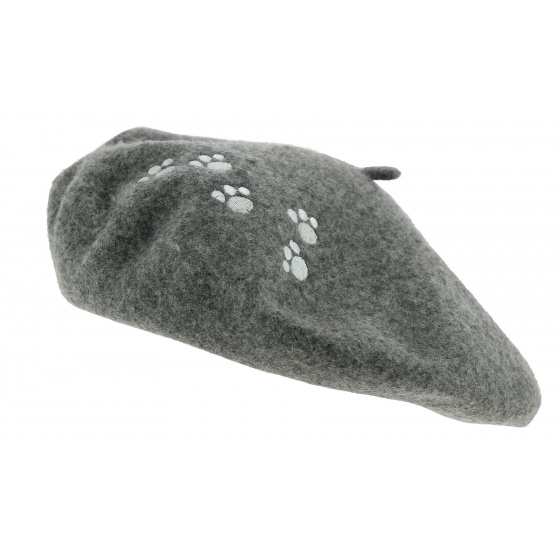 Gray beret with paws