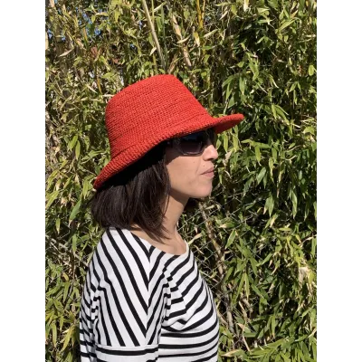 Chapeau breton Raphia Camélia Rouge - Traclet- boutique de chapeau Reference : 8002 | Chapellerie Traclet
