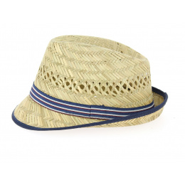 Sully - Straw hat child