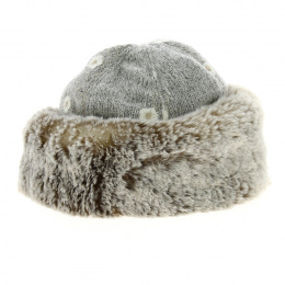 toque brodée et fourrure