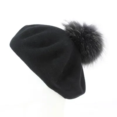 Black beret with fur pompom Reference: 11131 | Chapellerie Traclet