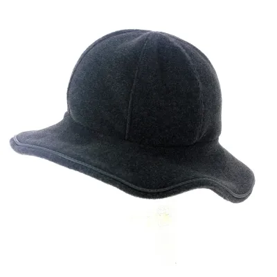 chapeau polaire gris