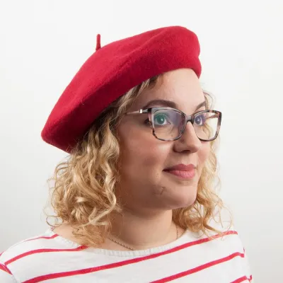 Trendy red beret Flora Laine