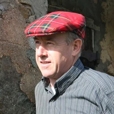 Casquette Plate - Tartan Rouge