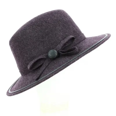 Bordeaux felt hat with bow