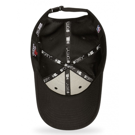 9FORTY Chicago Bulls Black Strapback Cap - New Era