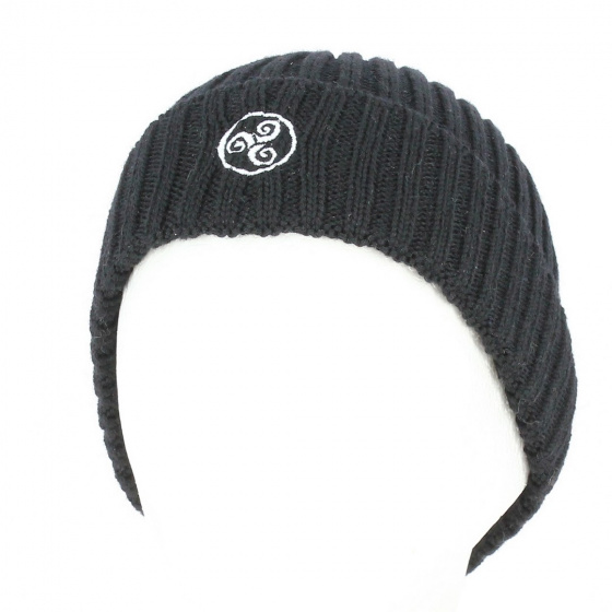 Short Reversed Hat Triskell Black - Traclet