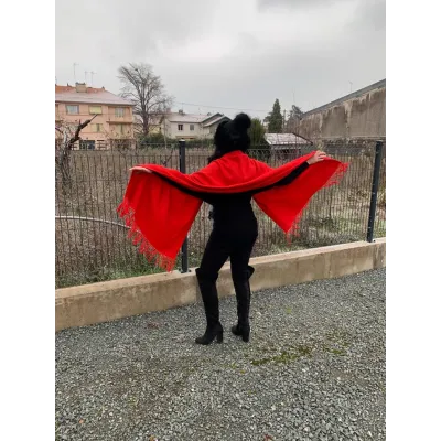 Red Scarf - Traclet