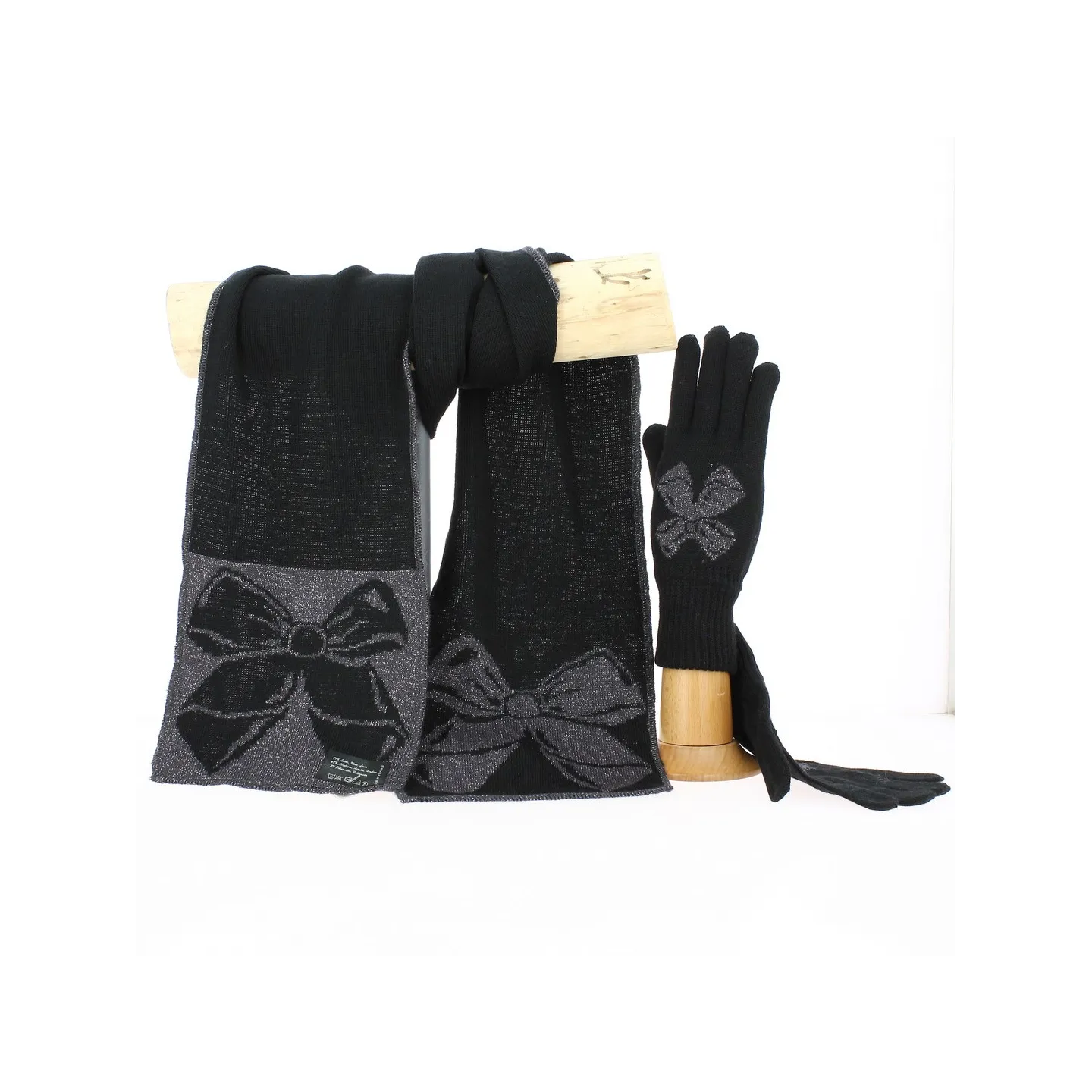 Grey Wool Knot Scarf and Glove Set - Traclet