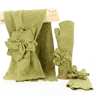 Fleur Kaki Scarf and Mittens Set - Traclet